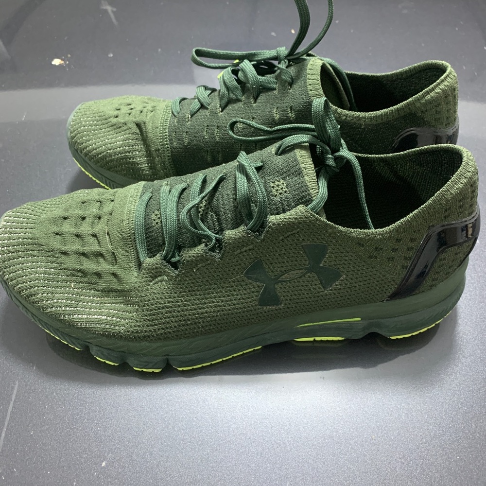 Under Armor Knits